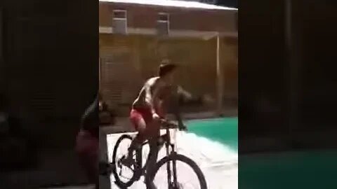 Mi sobrino se cae en la bici