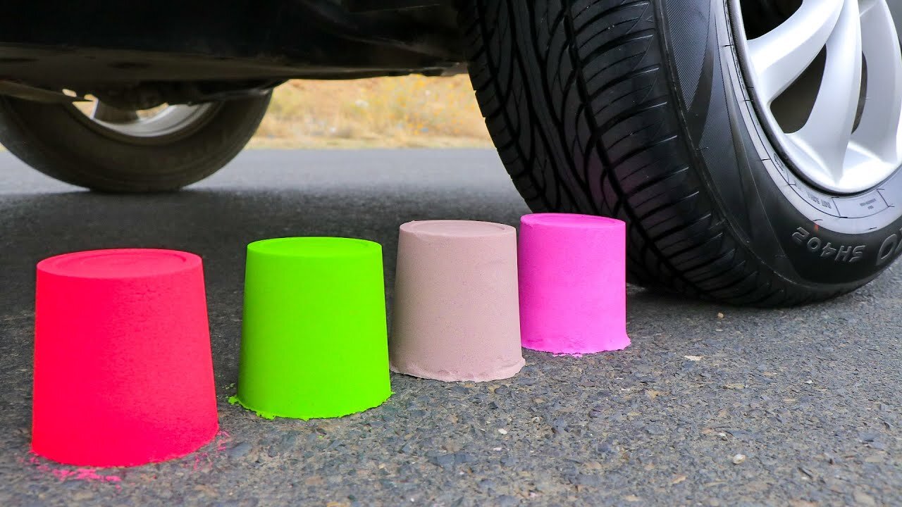 Squashing Crunchy and Soft Things! Kinetic Sand VS Car Wheel