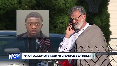 U.S. Marshals reached out to Mayor Frank Jackson to negotiate surrender of grandson