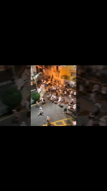 Confusão nos arredores da Vila Belmiro após a vitória do Corinthians sobre o Santos por 2x0