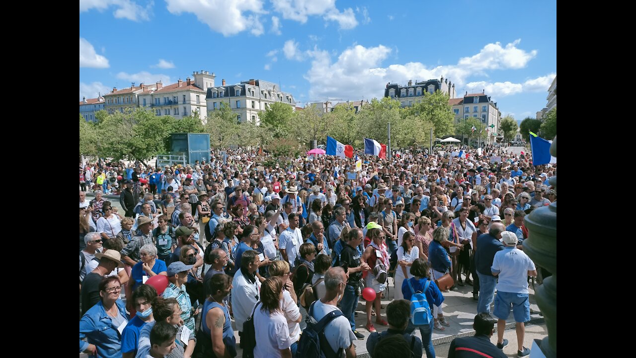 🔵⚪🔴M4nifest4tion Valence 28 août 2021 plus caméra cachée vidé0 qui dég-énère !!!