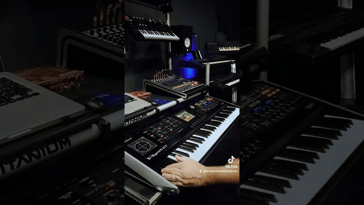 I Want To Break Free - Solo Synthesizer #queen #synthesizer #vintagesynthesizer #jupiter8 #music