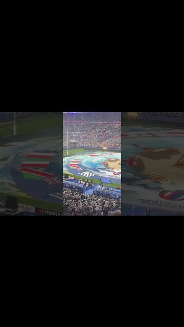 Macron fischiato da uno stadio intero!