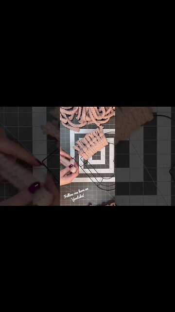 How to Make a Valentine Wreath, How to Make a Yarn Wreath, Dollar Tree Wreath Tutorial.