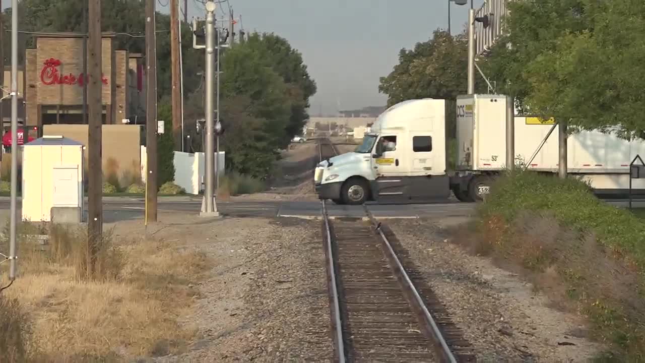 Idaho Operation Lifesaver coordinates officer on a train