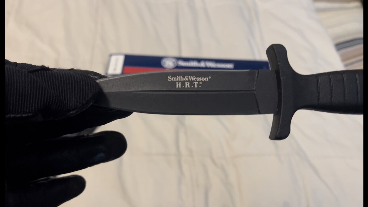 Crimson Mantle reviews: Smith and Wesson SWHRT9B Boot knife