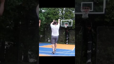 CRAZY SYNCHRONIZED BASKETBALL CHALLENGE! #basketballchallenge #ballislife #hoops