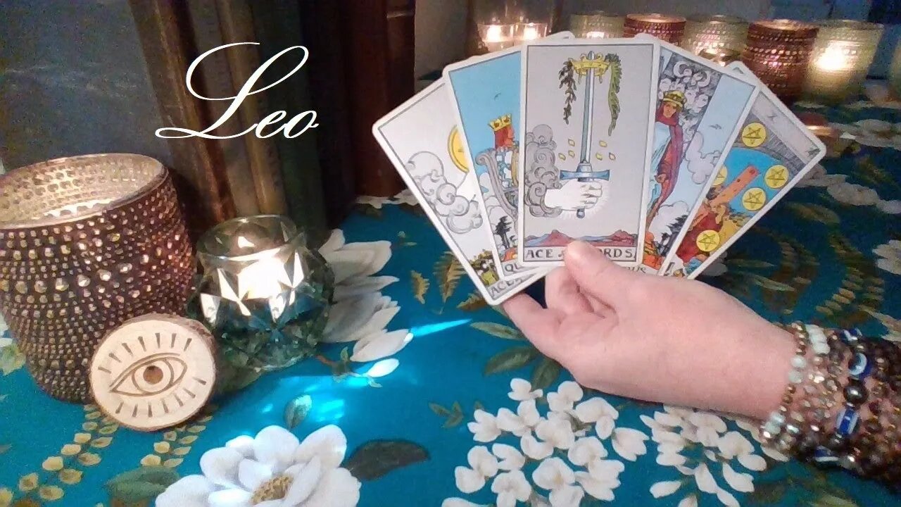 Leo August 2022 ❤️ THE MOST INTENSE CHEMISTRY YOU WILL EVER FEEL Leo!! Future Love Tarot Reading