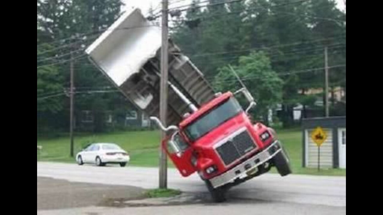 Top 10 Extreme Dangerous Idiots Truck Fails