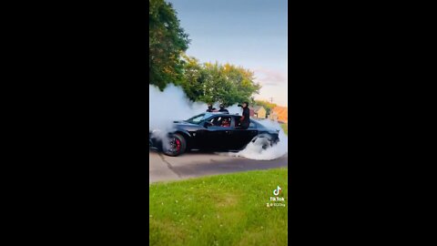SLIDING A HELLCAT CHARGER😳🔥💪🏾