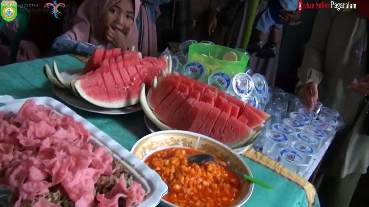 MAKAN BERSAMA / SUSUNAN ACARA RESMI RESEPSI PERNIKAHAN PERSEDEKAHAN DI KAUMAN - PAGAR ALAM