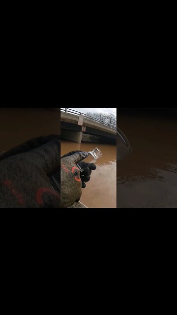 1920s Laundry Detergent Glass Bottle Found in the River!! #magnetfishing #treasurehunting