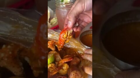 Crab legs | @thecrabshack_lahabra on IG 🦀🇺🇸 #shorts #crab