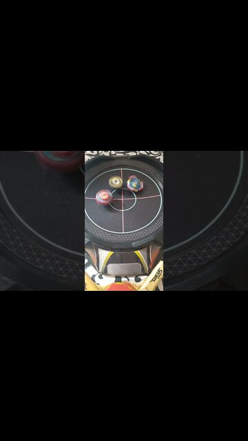 batalha de beyblade valkyrie vs spriggan vs fafnir #batalhadebeyblade