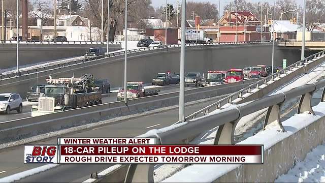 18-vehicle accident reported on SB Lodge in Detroit