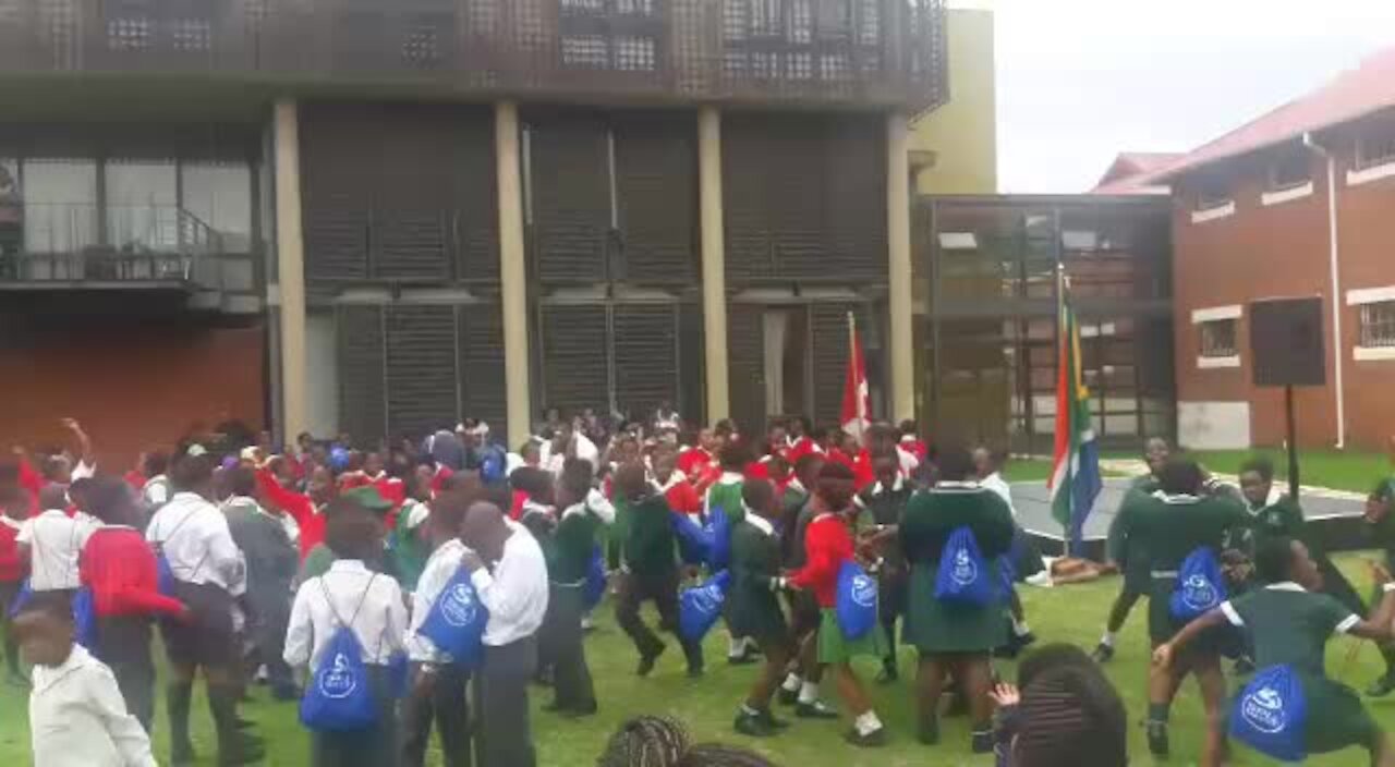 Christmas comes early for Johannesburg inner city schoolchildren (B3y)