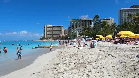 HAWAII - WAIKIKI Beach - On the Beach - Another beautiful day for people watching!-5