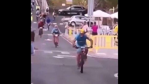 Woman Ruins Man’s Career In 10 Seconds