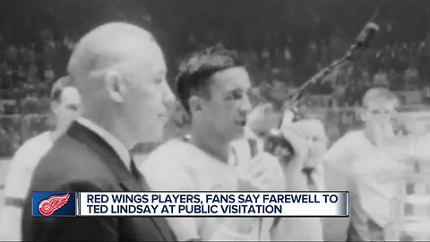 Red Wings players, fans say goodbye to Ted Lindsay at public visitation