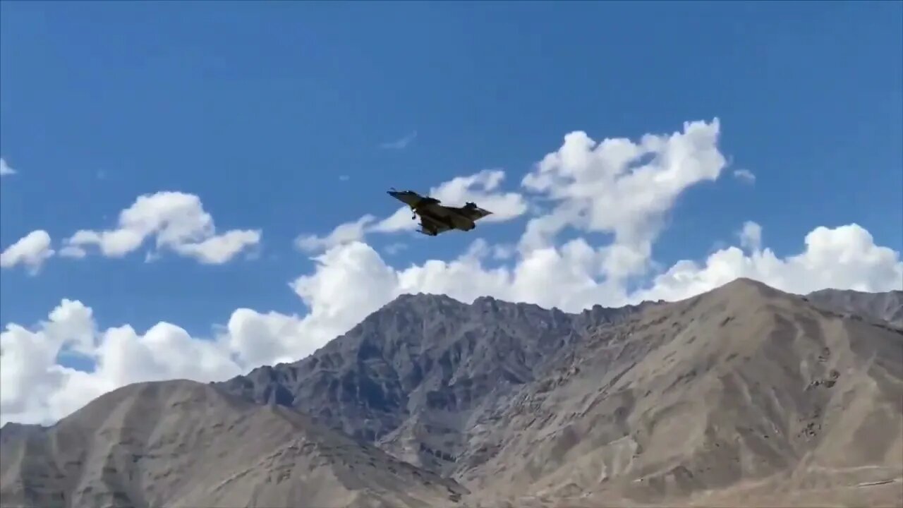 Indian Rafale F3R-I Landing At Ladakh