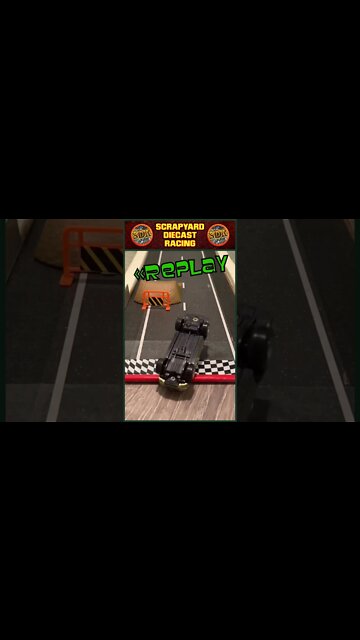 #Shorts TRUCK RACE Mazda vs. Toyota Hilux