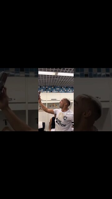 🔥UNIÃO E EMOÇÃO! JOGADORES DO BOTAFOGO COMEMORAM A VITÓRIA JUNTO COM RAFAEL. #botafogo #brasileirão