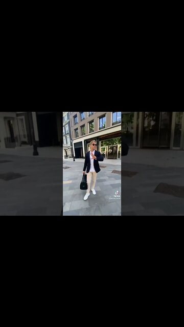 Would you go if she invites you to her birthday party? Supposing you don’t know anyone there?#dating