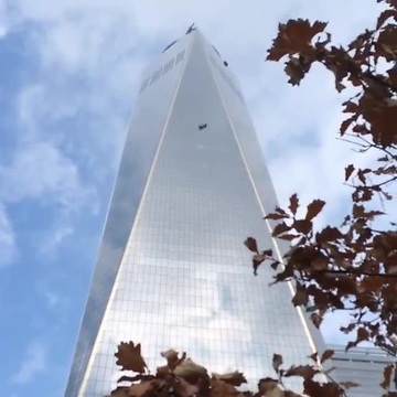 Window washers rescued from 68th floor of World Trade Center