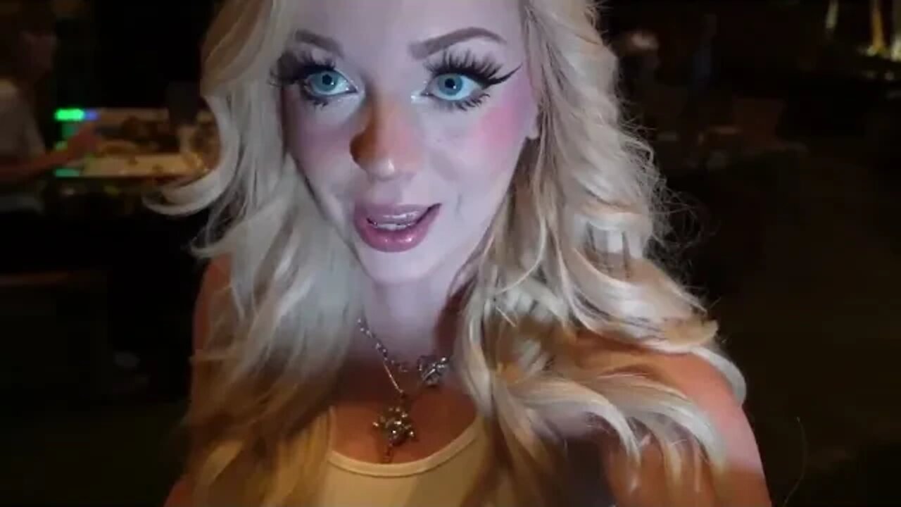 DO NOT TALK TO THIS CURSED ANIMATRONIC TREE AT RAINFOREST CAFE ITS HAUNTED!