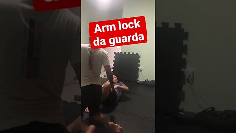 Arm lock da guarda #defesapessoal #kravmaga #segurança #aracaju #luta #esporte #ufc #mma #combate