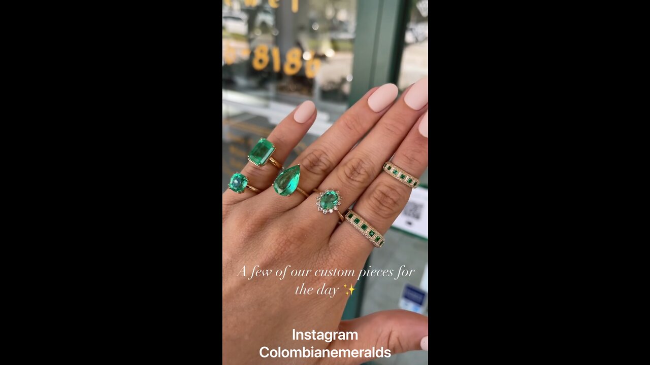 Custom and bespoke crafted high quality Colombian emerald solitaire gold rings