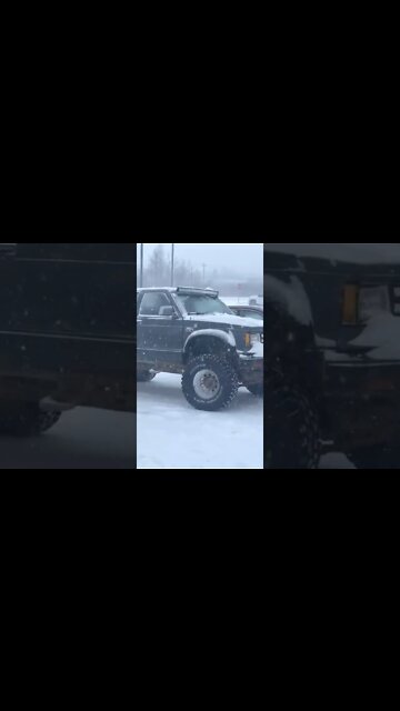 Retro 4x4 rig in the snow ALASKA #shorts