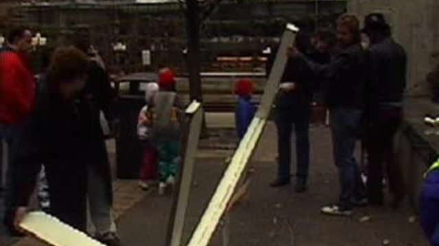 Vault: Ku Klux Klan erects cross on Cincinnati's Fountain Square in 1992