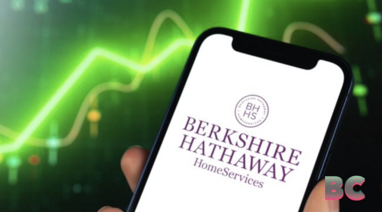 Berkshire Hathaway Reports Profit of $97 Billion Last Year, a Record