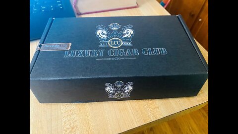 September Gold Luxury Cigar unboxing! #SmokeWithToke