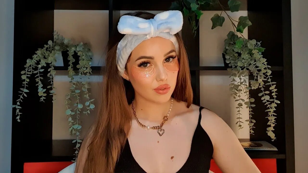 ASMR Friend Does Your Skincare | trigger sounds & tingly | English 🇺🇸