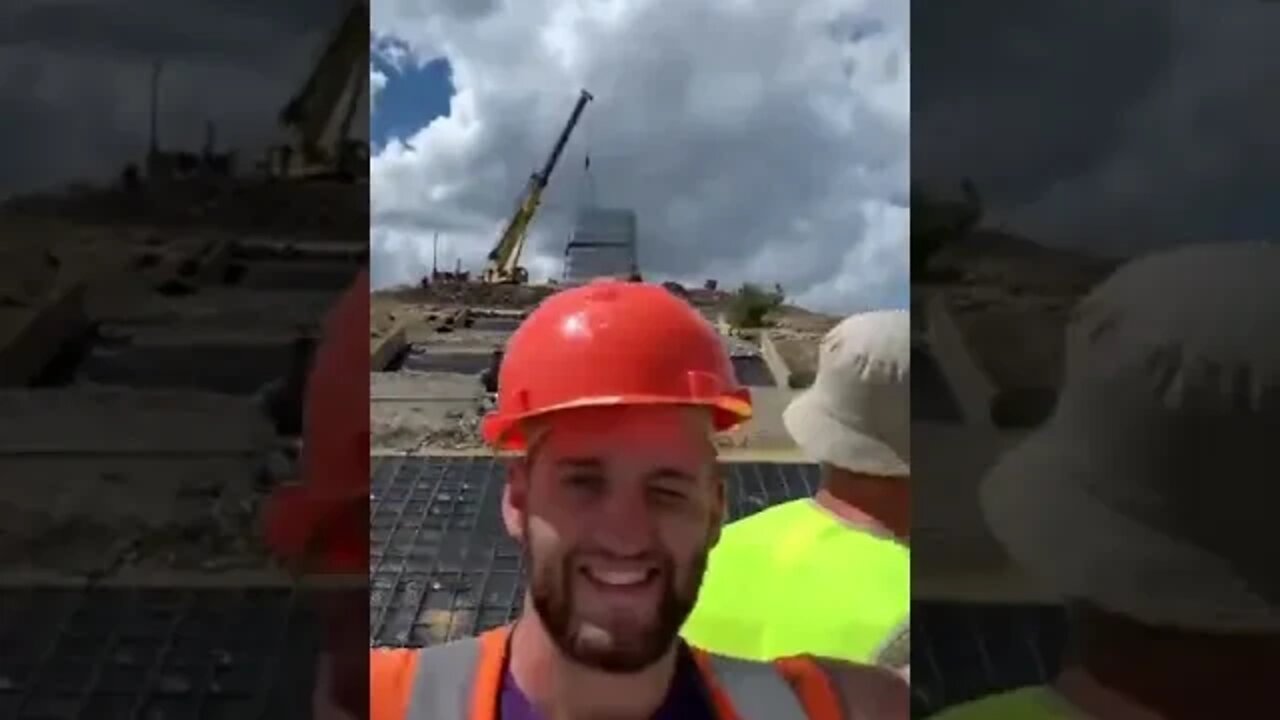 Passage of a pair of Su 25 Russian Forces over the memorial complex at the Saur Grave (ARCHIVE)