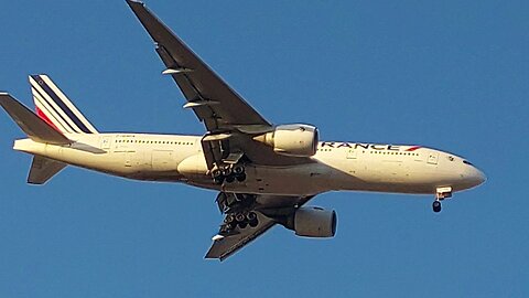 Boeing 777-200ER F-GPSX coming from Paris and Boeing 737-800 PR-GXX from Guarulhos to Fortaleza