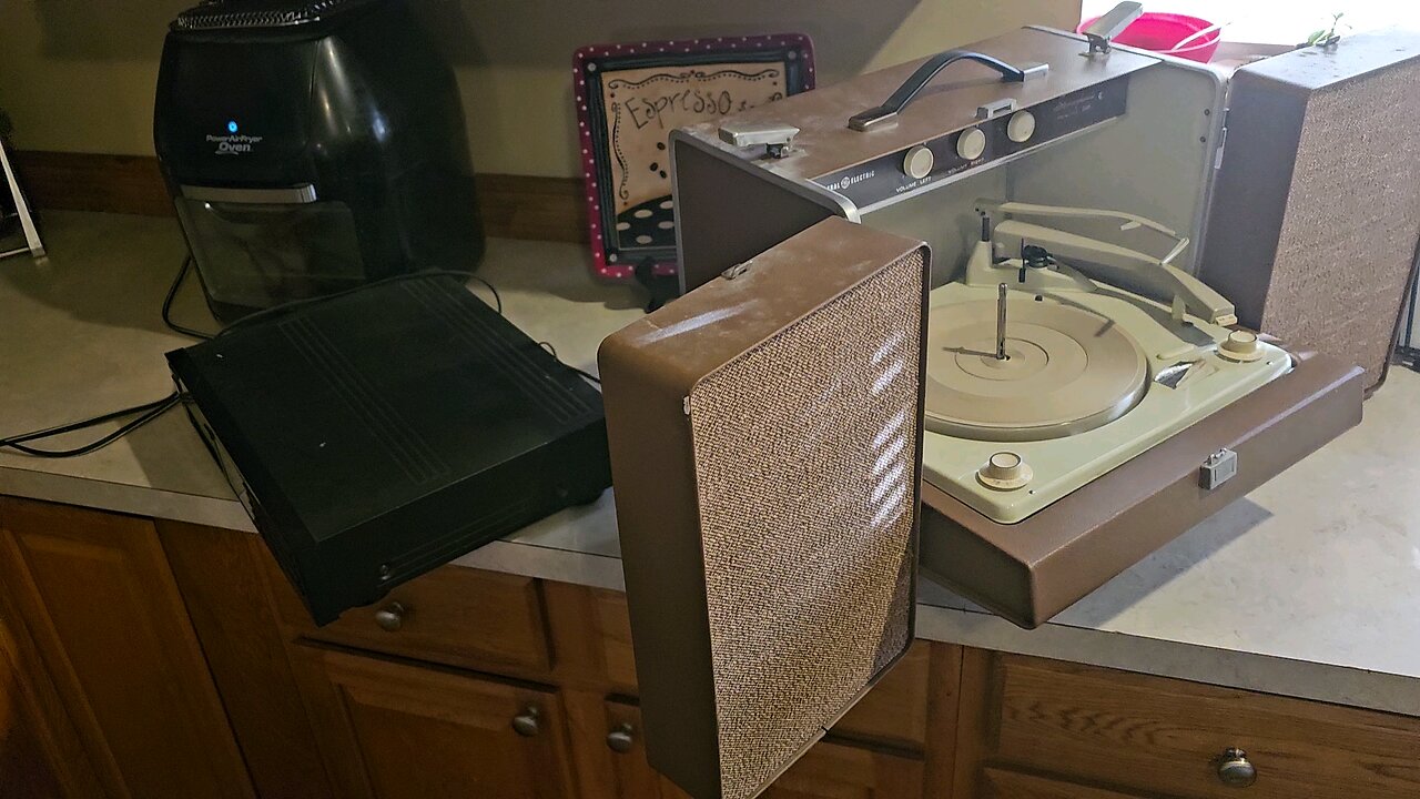 1963 G.E. Trimline 100 record player