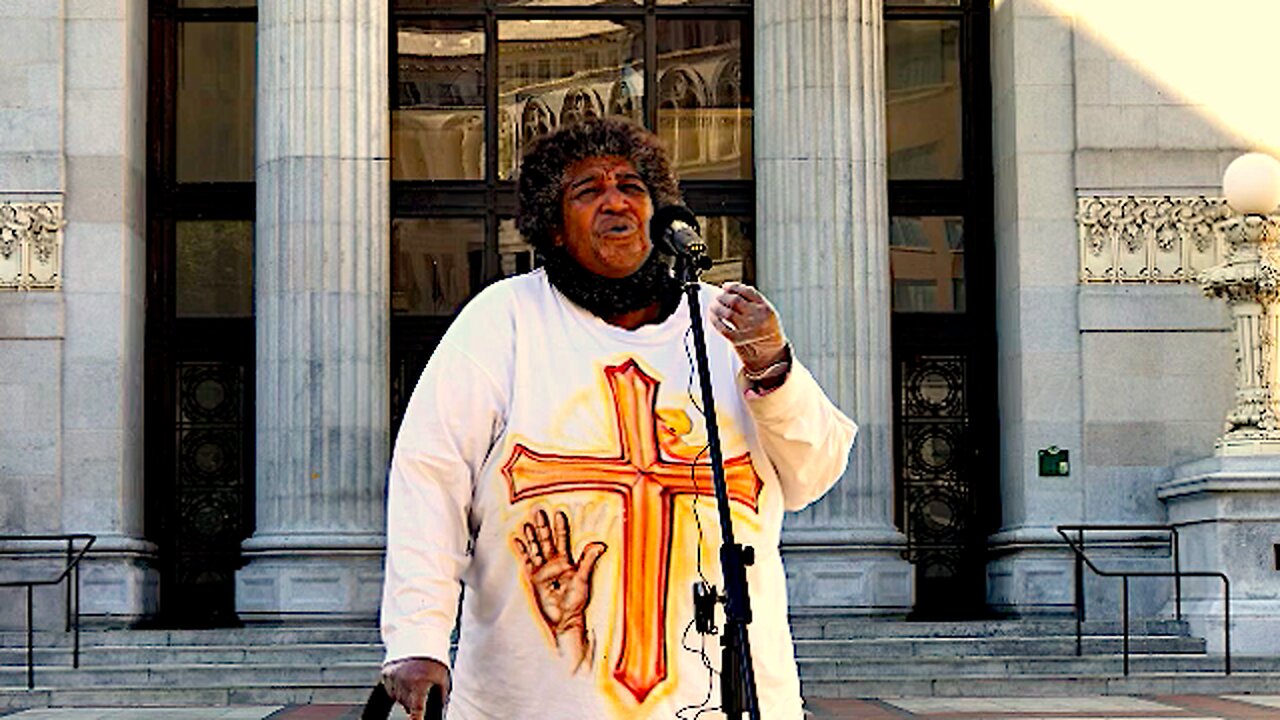 Joycelyn Diane Golden || Shares Her Testimony !!