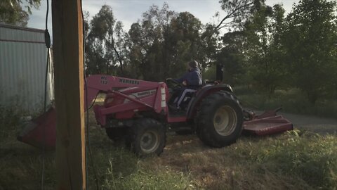 Vlog # 26 Farm Project #2- Trailer Graveyard Clean Up