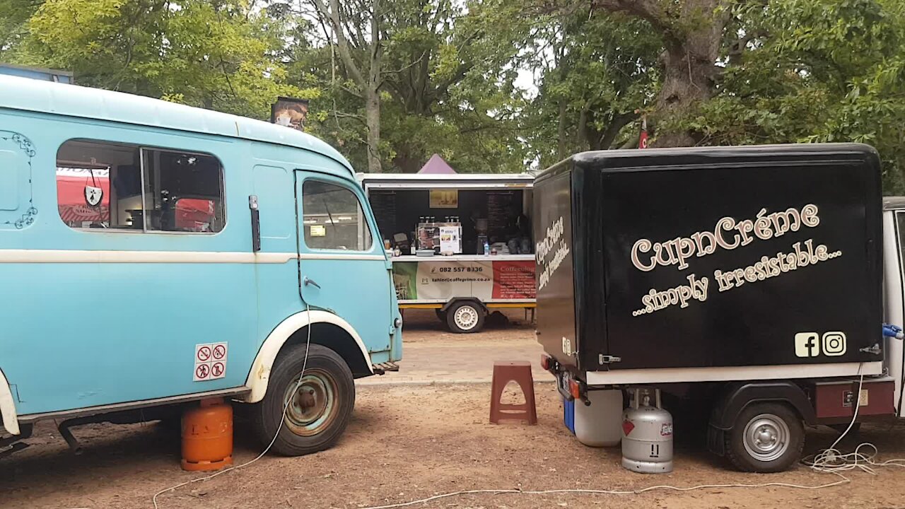 SOUTH AFRICA - Cape Town - Cape Town Summer Market (Video) (YPe)
