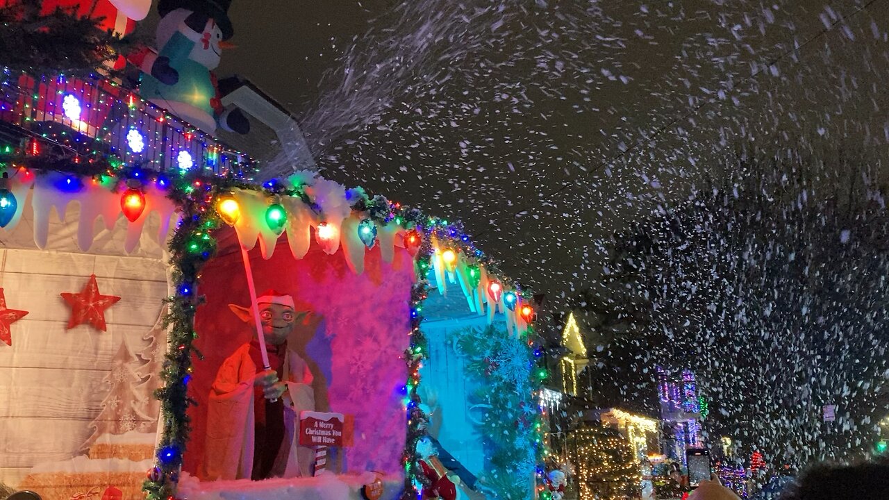 Dyker Heights Christmas Lights (Brooklyn) 1