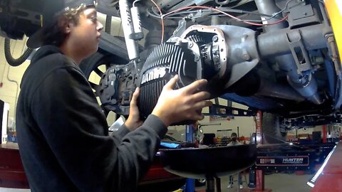 Auto shop teacher uses BANKS RAM-AIR DIFF COVER as teaching aid