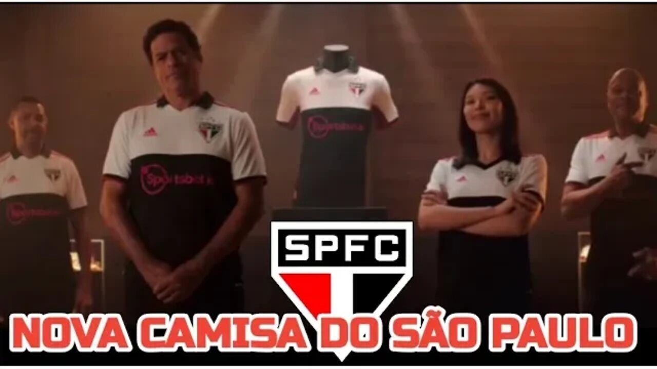 São Paulo lança terceira camisa inspirada no agasalho de time campeão mundial