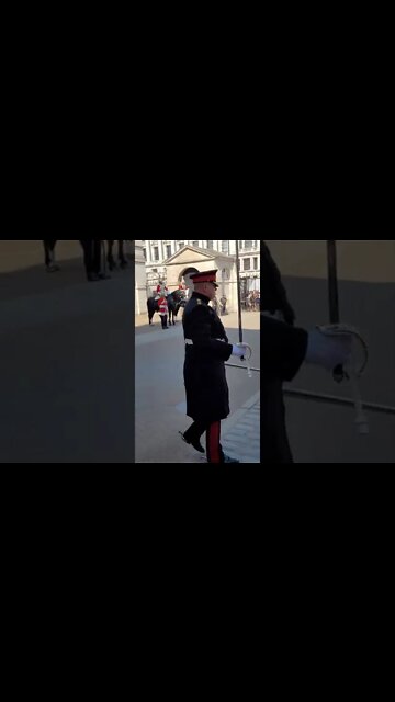 End of day inspection return swords #horseguardsparade