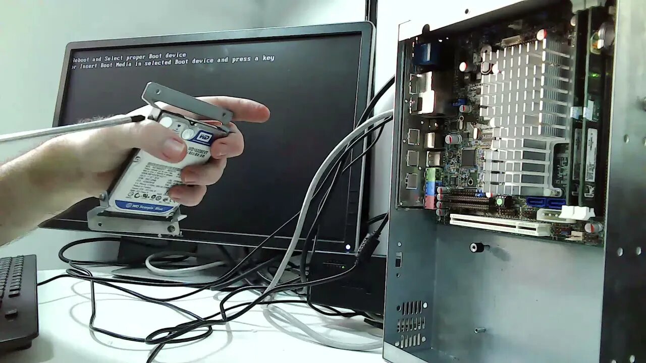 Montando PC Barato por 300 Reais para apresentação de Multimídia, parte 1 conhecendo o equipamento.