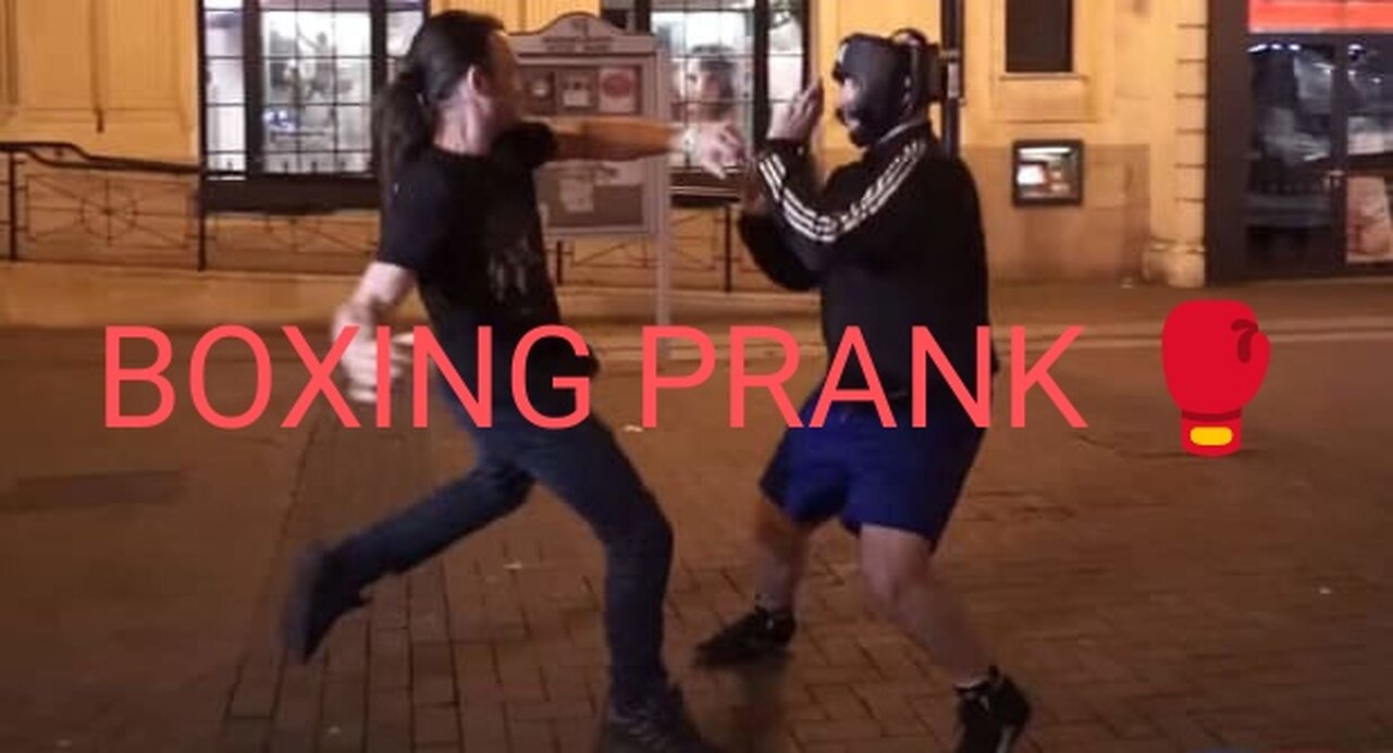 Boxing prank 🥊