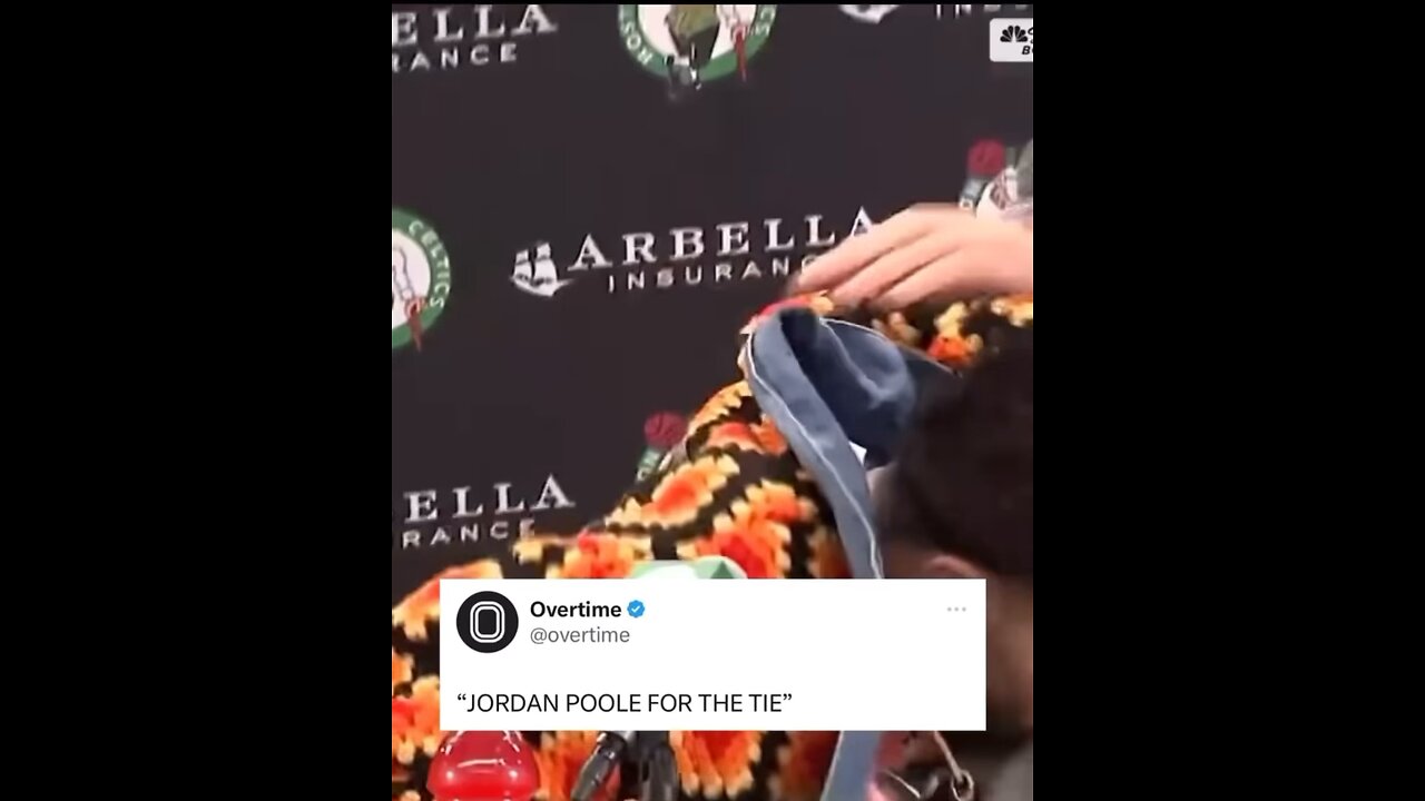 Jordan Poole take a bad shot