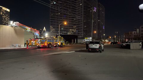 Las Vegas metro police department uses fire department ladder to catch suspect on roof ￼